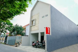 Маланг: OYO 1595 Javas Guest House