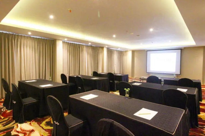 Денпасар: Four Star by Trans Hotel Sanur
