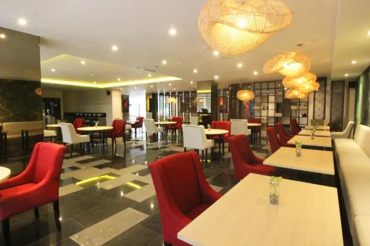 Денпасар: Four Star by Trans Hotel Sanur