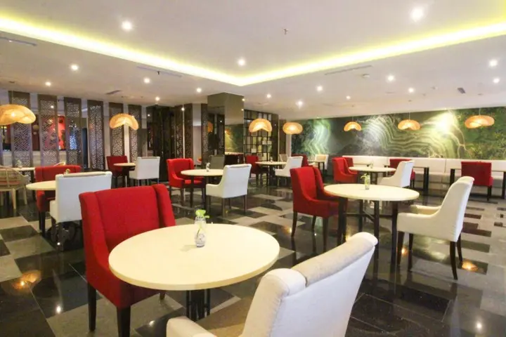 Денпасар: Four Star by Trans Hotel Sanur