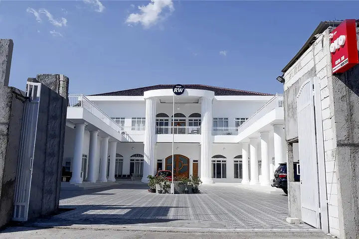 Capital O 1888 Griya RW Family Guest House — фото 1