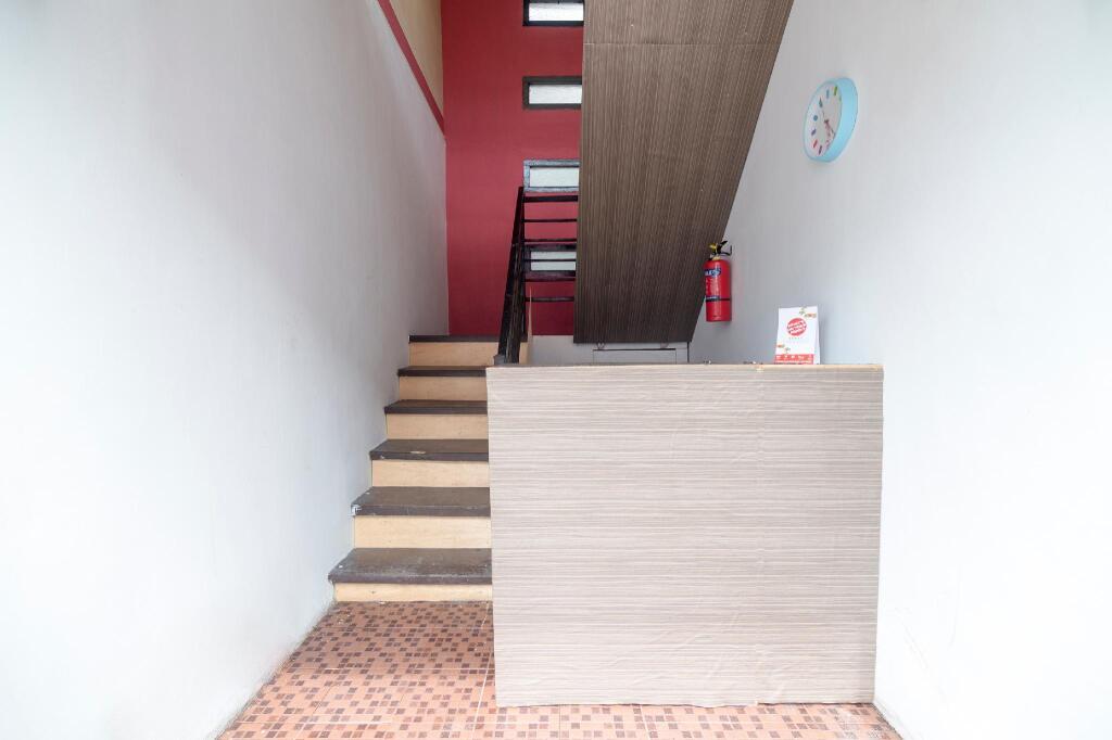 Понтианак: OYO 2187 Hm Guest House