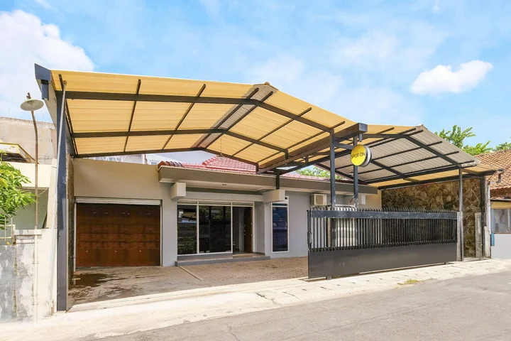 Семаранг: SPOT ON 2281 Omajo