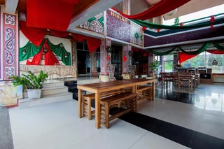 Озеро Тоба: OYO 2208 Thyesza Hotel