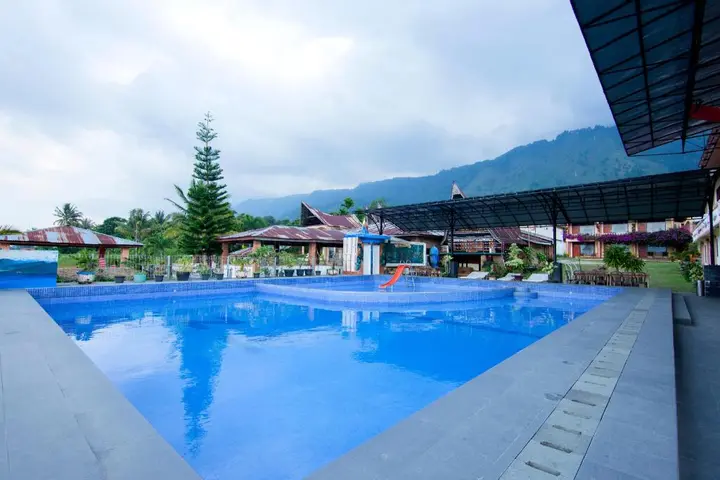 Озеро Тоба: OYO 2208 Thyesza Hotel