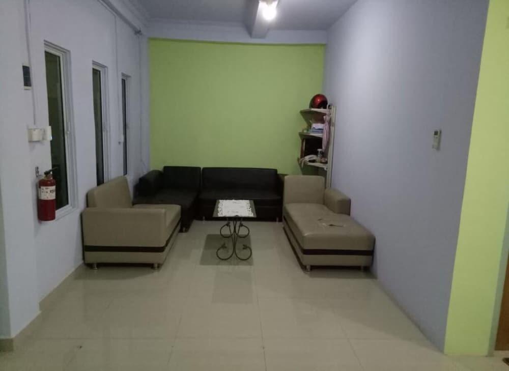 Батам: Tachi Stay Guesthouse Syariah