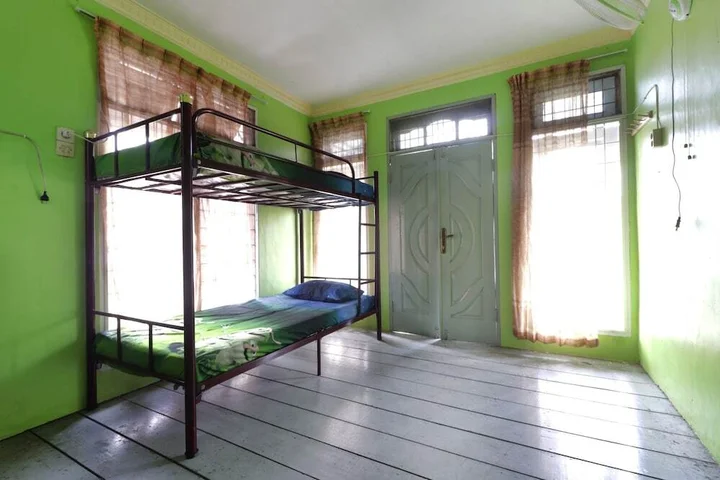Бинджай: Waroeng Transit & Depary Homestay