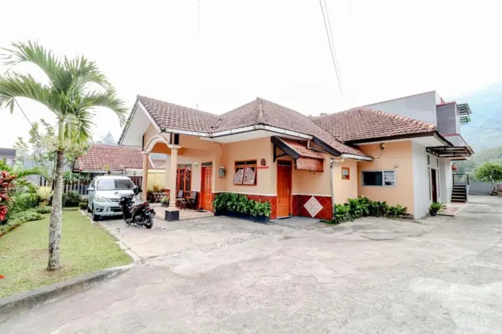 Бату: Villa Rose