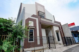 Семаранг: Oyo 2206 Penthouse