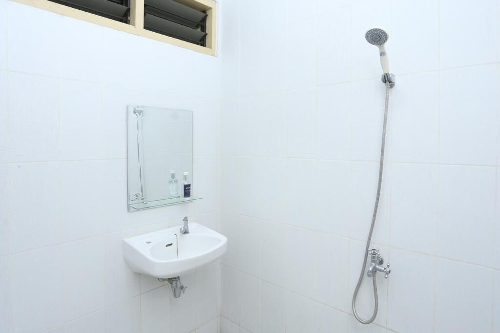 Депок: OYO 2268 Tim-tim Homestay Syariah