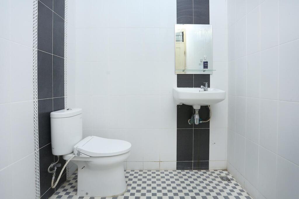 Депок: OYO 2268 Tim-tim Homestay Syariah