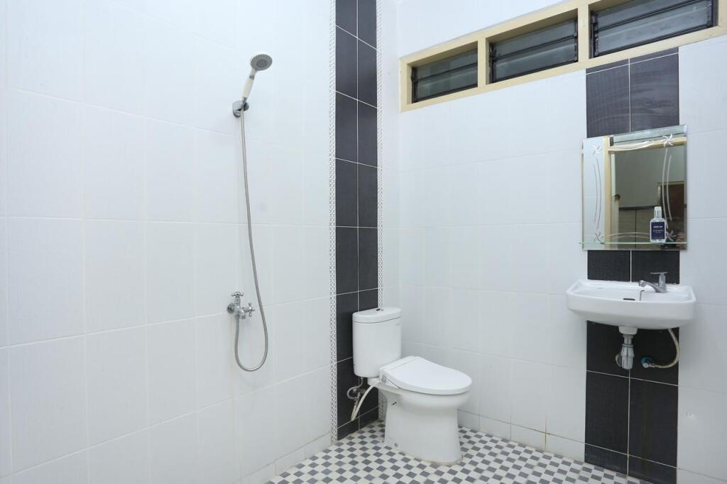 Депок: OYO 2268 Tim-tim Homestay Syariah