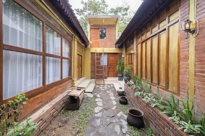 Батуретно: OYO 2372 Graha Dalem Kemuning Sedayu Syariah