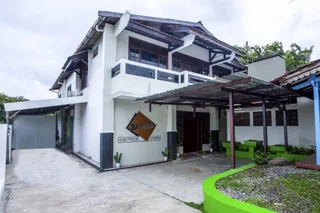 Семаранг: OYO 2409 Safara Guesthouse