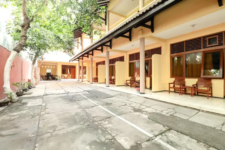 Сурабая: Hotel Bungurasih Syariah