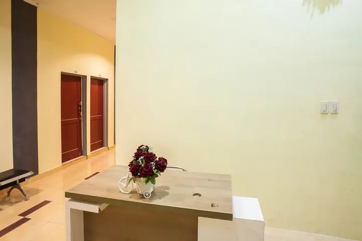 Медан: OYO 990 Stadion Residence Syariah