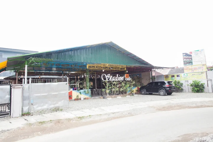 Медан: OYO 990 Stadion Residence Syariah