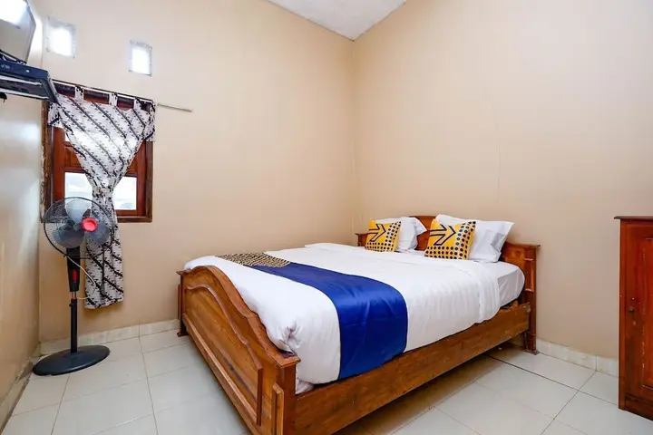 Джепара: OYO 2430 Lisshaffa Homestay