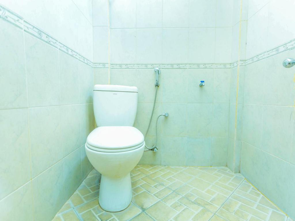 Матарам: OYO 2848 Senaz Guesthouse