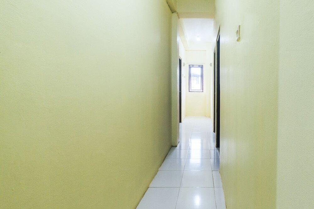 Амбон: OYO 2165 Alyah Guest House Syariah