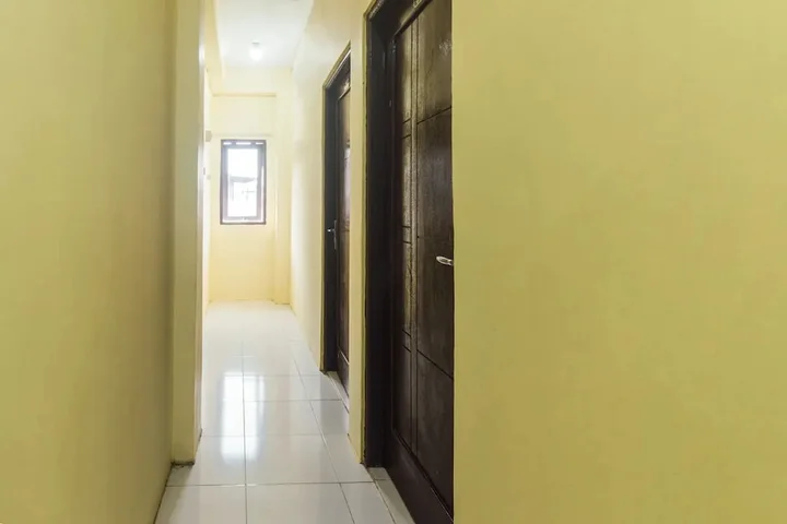 Амбон: OYO 2165 Alyah Guest House Syariah