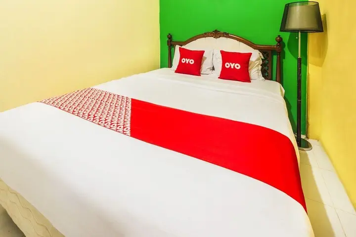 Амбон: OYO 2165 Alyah Guest House Syariah