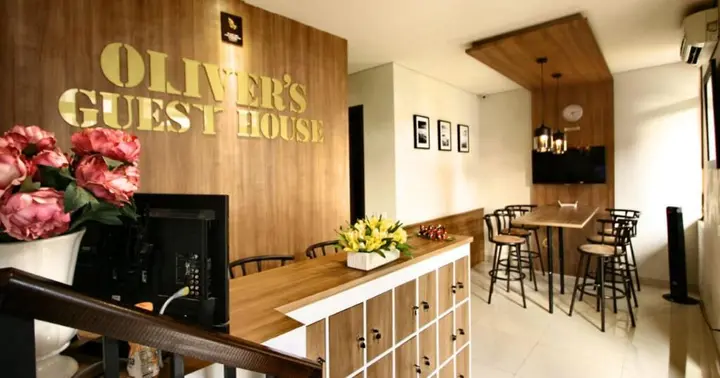 Legok: Oliver's Guest House