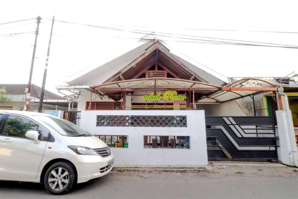 Батуретно: Homestay Mbah Rono