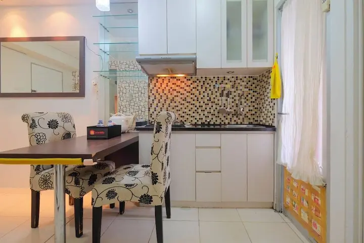 Джакарта: Emerald Functional 2BR Apartment Gading Nias