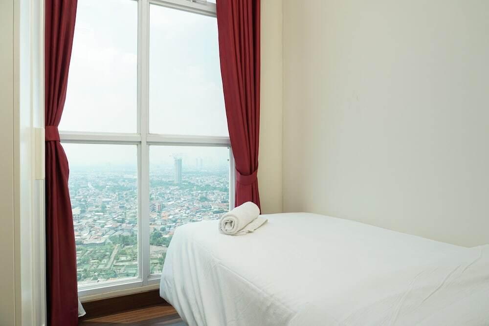 Джакарта: Comfortable 2br Puri Orchard Apartment