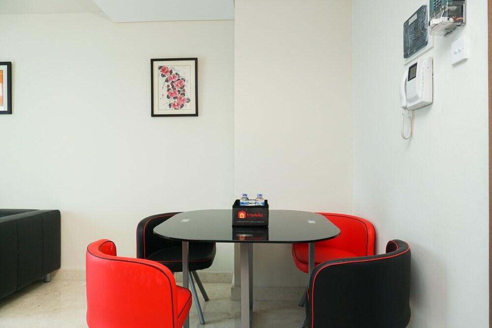 Джакарта: Comfortable 2br Puri Orchard Apartment