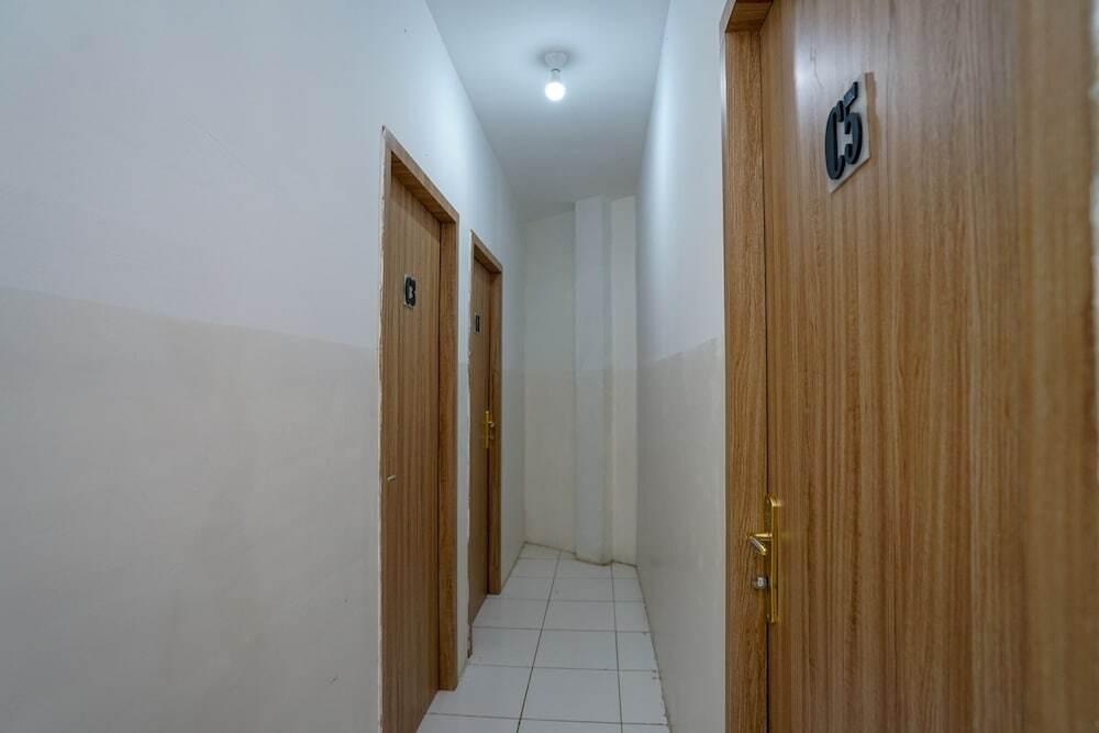 Палембанг: SPOT ON 2294 Mega Kost
