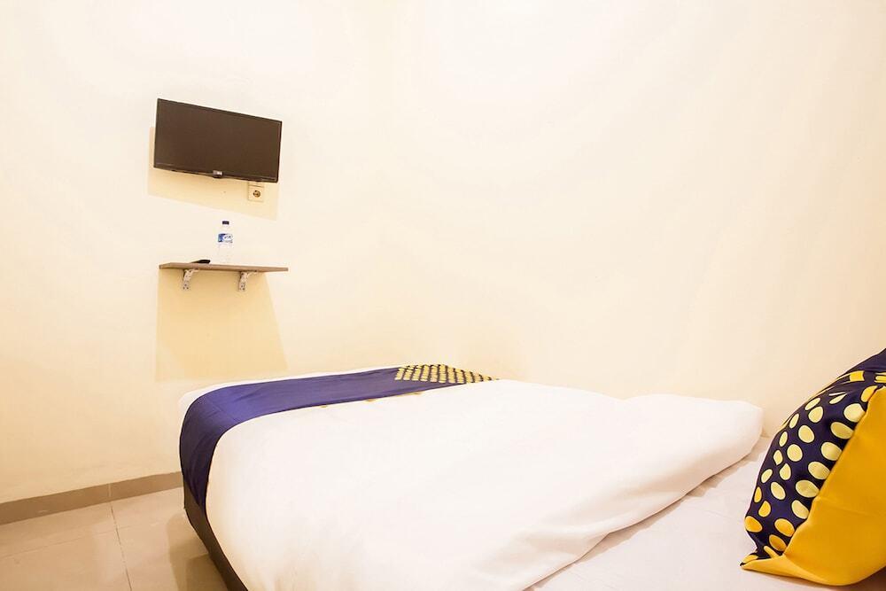 Медан: SPOT ON 2373 Executive Inn 2