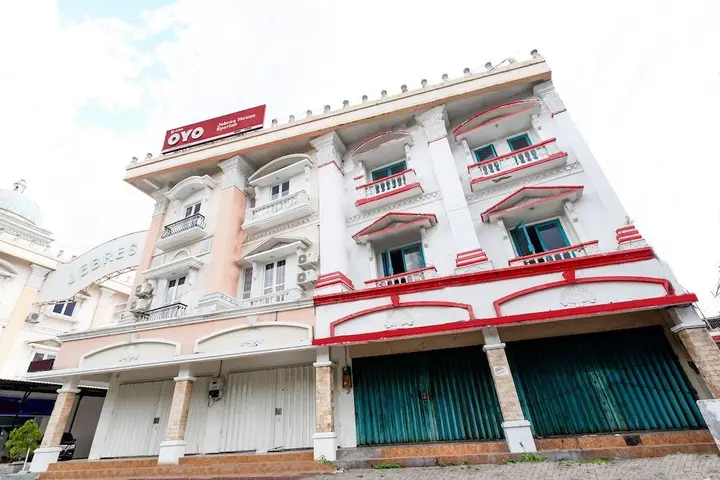 Суракарта: OYO 2298 Jebres House Syariah