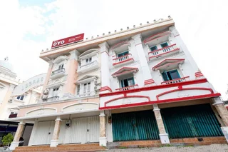 Суракарта: OYO 2298 Jebres House Syariah