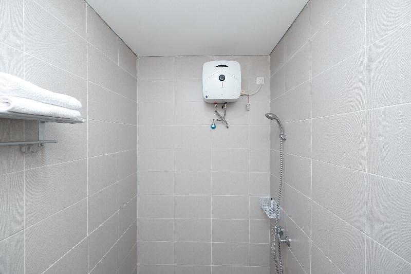 Суракарта: OYO 2298 Jebres House Syariah