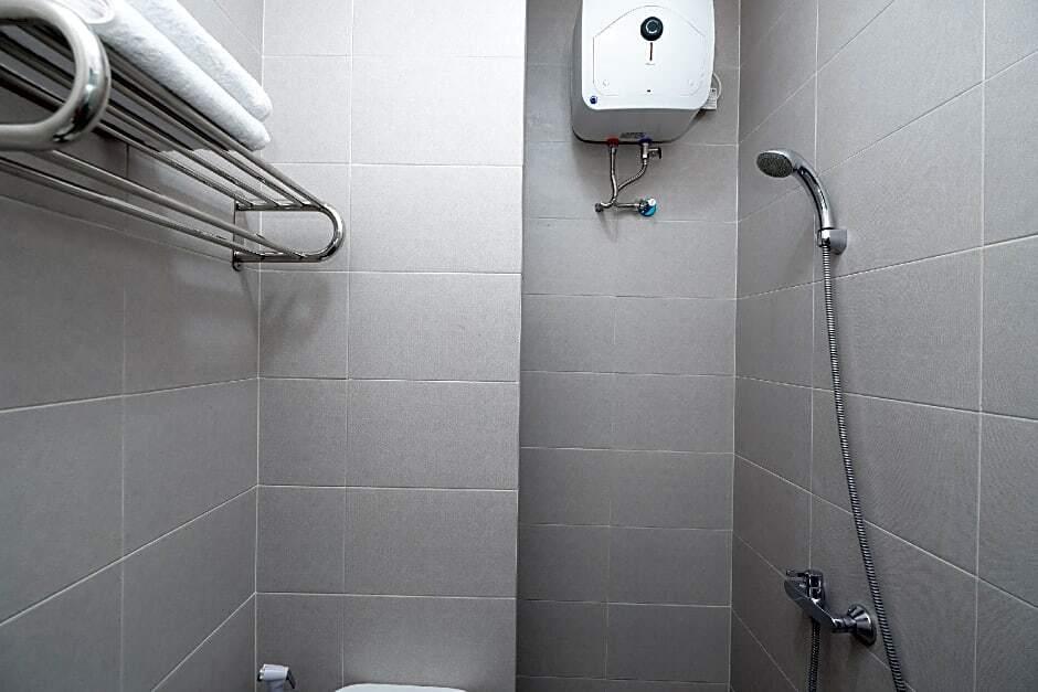 Суракарта: OYO 2298 Jebres House Syariah