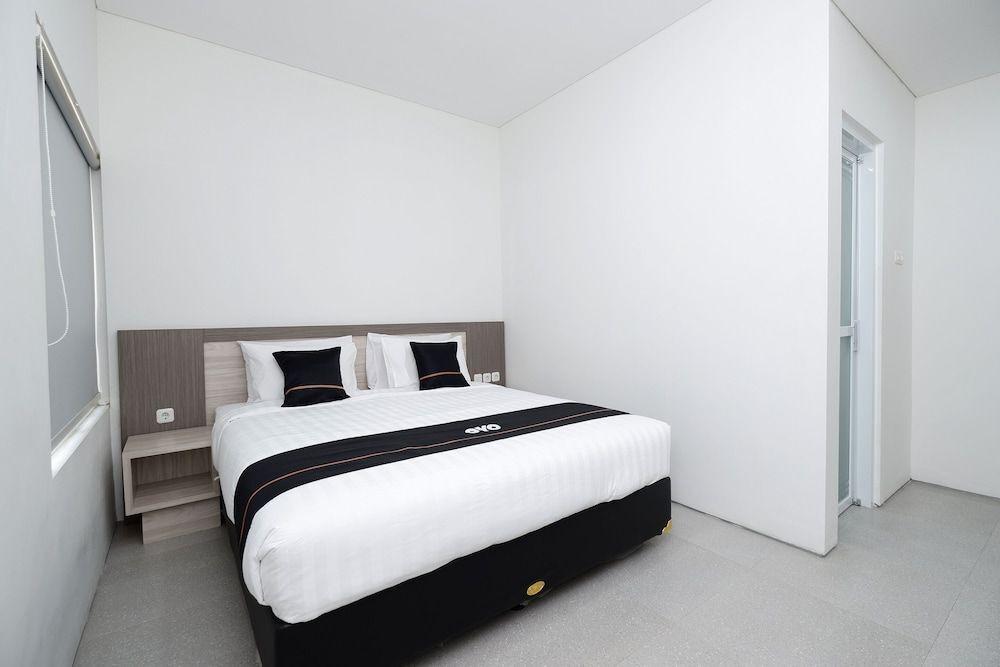 Суракарта: OYO 2298 Jebres House Syariah