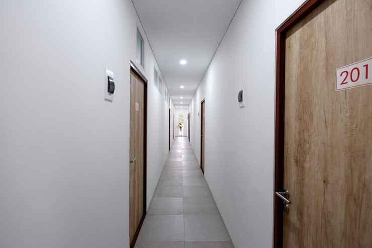 Суракарта: OYO 2298 Jebres House Syariah