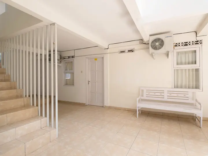 Депок: OYO 2173 Bnv House Babarsari