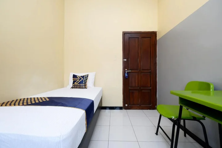 Суракарта: SUPER OYO 2209 Solo Point Guest House Syariah