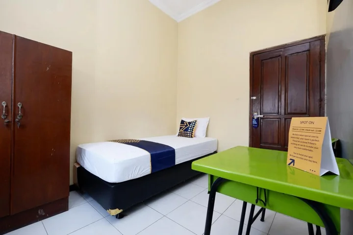 Суракарта: SUPER OYO 2209 Solo Point Guest House Syariah