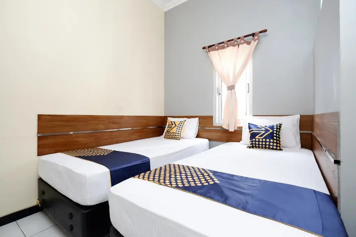 Суракарта: SUPER OYO 2209 Solo Point Guest House Syariah