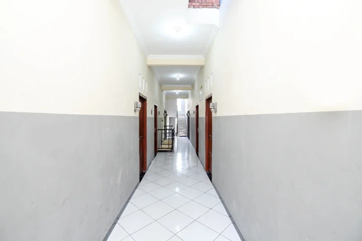 Суракарта: SUPER OYO 2209 Solo Point Guest House Syariah