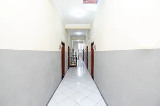 Суракарта: SUPER OYO 2209 Solo Point Guest House Syariah