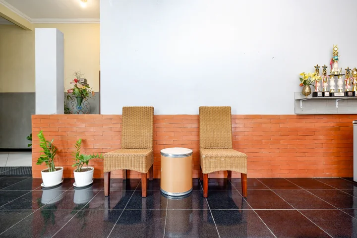Суракарта: SUPER OYO 2209 Solo Point Guest House Syariah