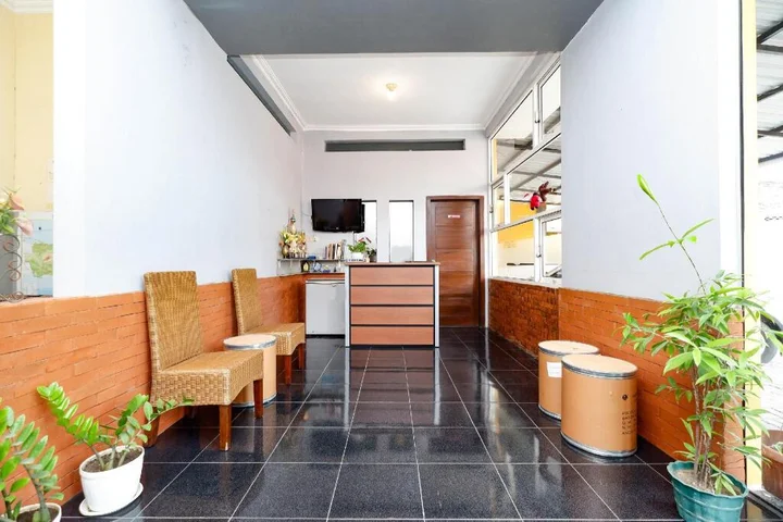 Суракарта: SUPER OYO 2209 Solo Point Guest House Syariah