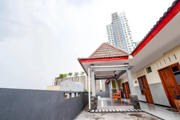 Суракарта: SUPER OYO 2209 Solo Point Guest House Syariah