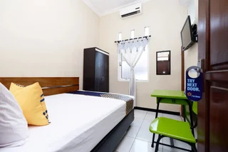Суракарта: SUPER OYO 2209 Solo Point Guest House Syariah