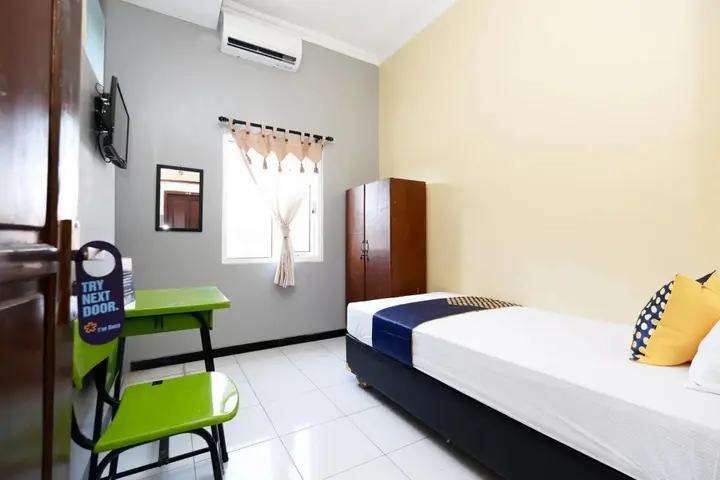 Суракарта: SUPER OYO 2209 Solo Point Guest House Syariah
